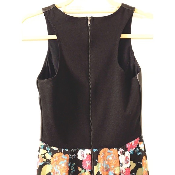Vegan leather and floral fit and flare dress - Picture 4 of 7